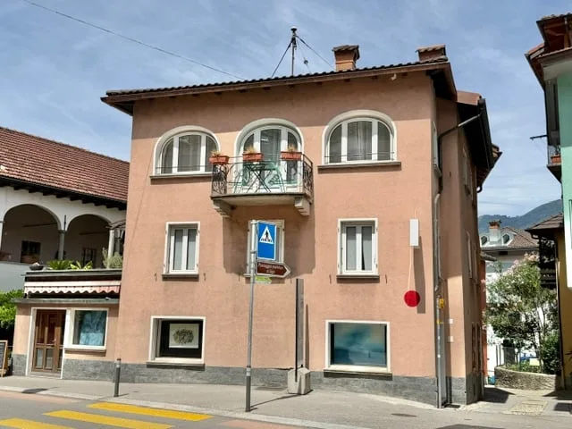 For rent in Vira Gambarogno - Single-family house with 4.5 rooms in the town center