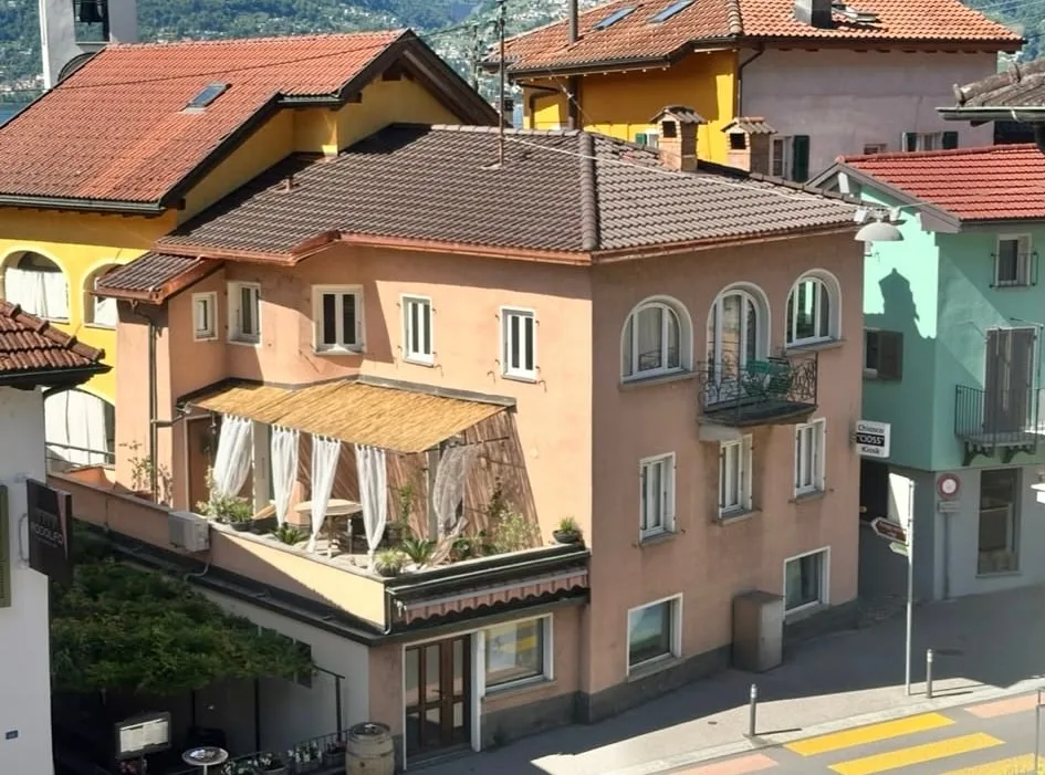 AFFITTASI A VIRA GAMBAROGNO - casa unifamiliare di 4.5 locali in zona nucleo