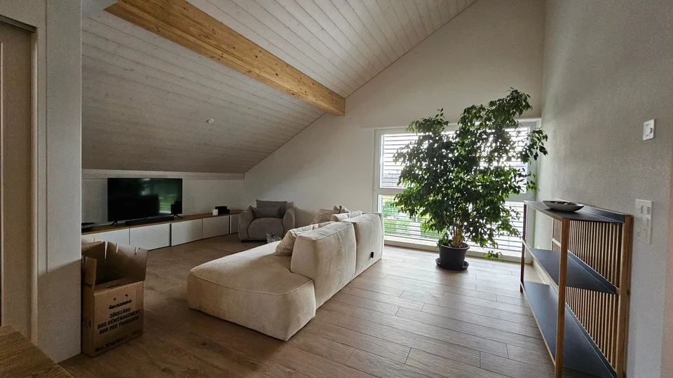 Charmante 3.5-Zimmer-Dachwohnung im Neubau – Meinisberg
