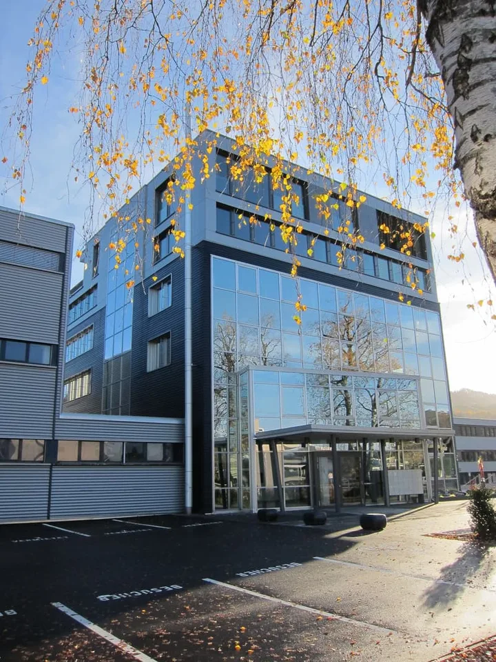 Bureaux modernes dans un immeuble commercial à Freienbach – photo 6 sur 6