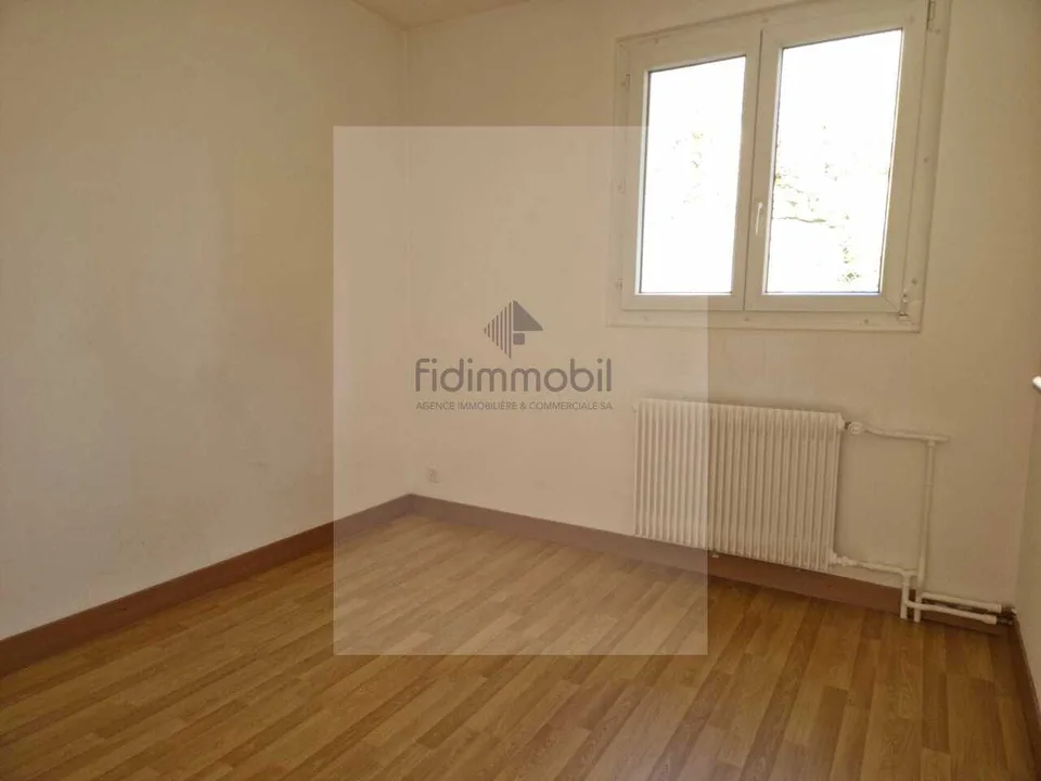 Sublimes 4.5 Zimmer mit Garten und Ankleidebereich – Foto 9 von 12