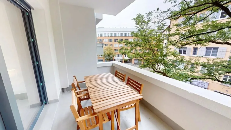 Appartamento di 3,5 locali con balcone a Zürich Oerlikon