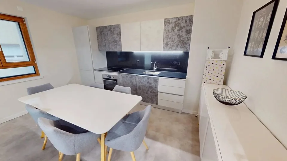 Appartamento di 3,5 locali con balcone a Zürich Oerlikon
