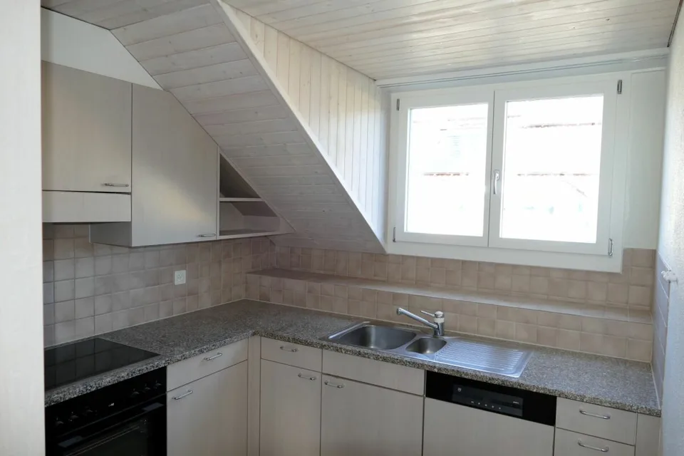 Appartamento mansardato di 3,5 locali "su Flue 6 a Liesberg"