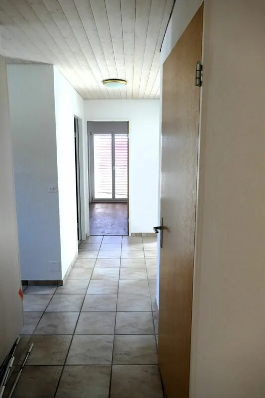 Appartamento mansardato di 3,5 locali "su Flue 6 a Liesberg"