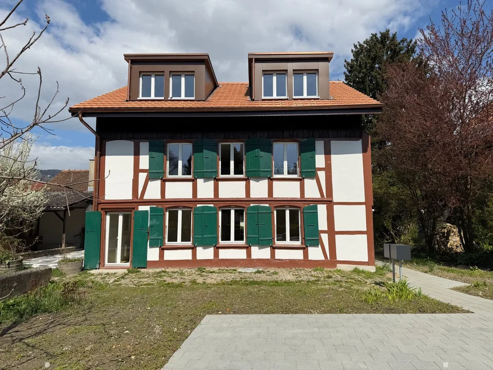 Charmante 4.5-Zimmer-Maisonette-Wohnung in historischem Gebäude