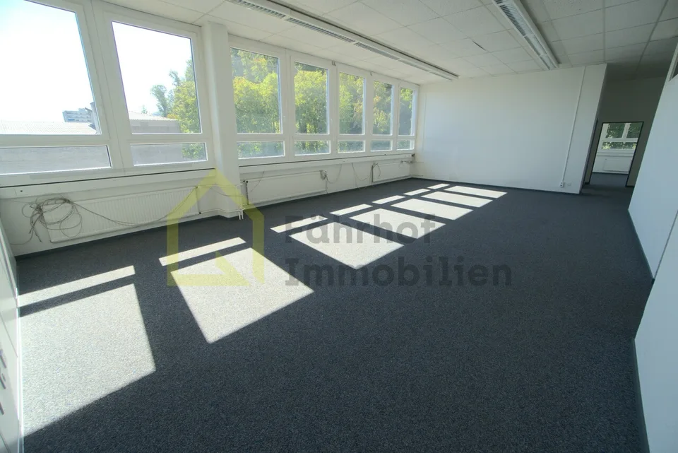 Espaces de bureau, de pratique et de stockage attractifs à Pratteln - 2 mois gratuits – photo 7 sur 13
