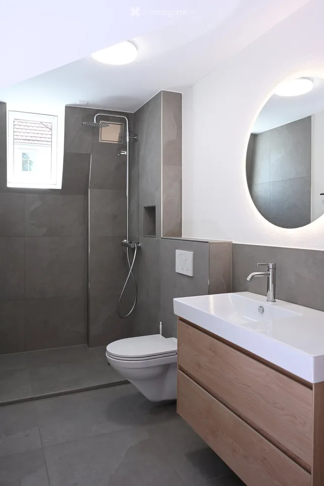 Renovated 4.5-room attic apartment in a beautiful, quiet location in Arbon