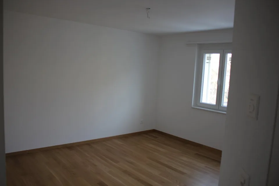 Appartamento luminoso 4.5 locali con posto giardino a Burgdorf – disponibile immediatamente!