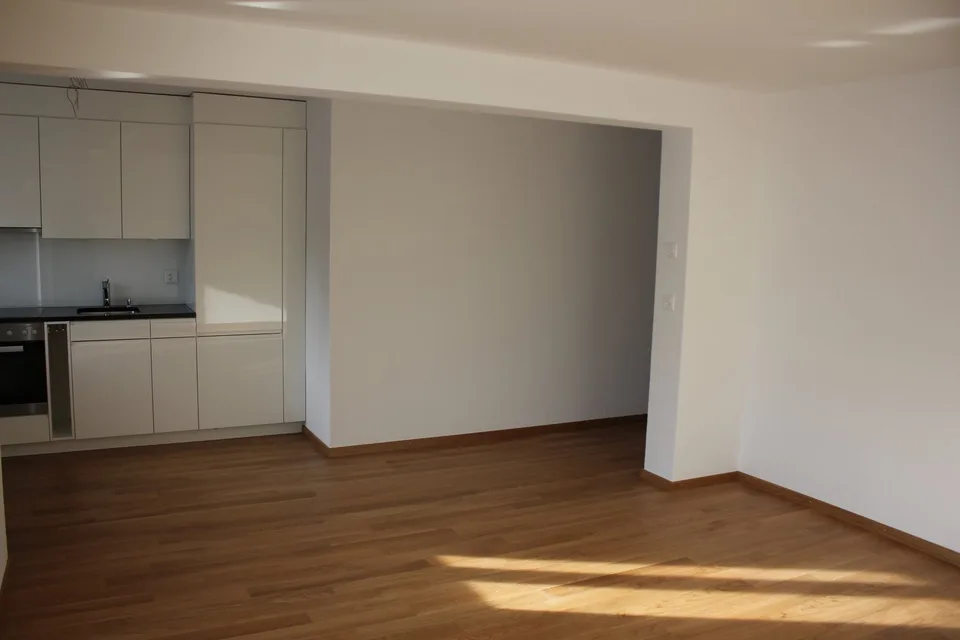 Appartamento luminoso 4.5 locali con posto giardino a Burgdorf – disponibile immediatamente!