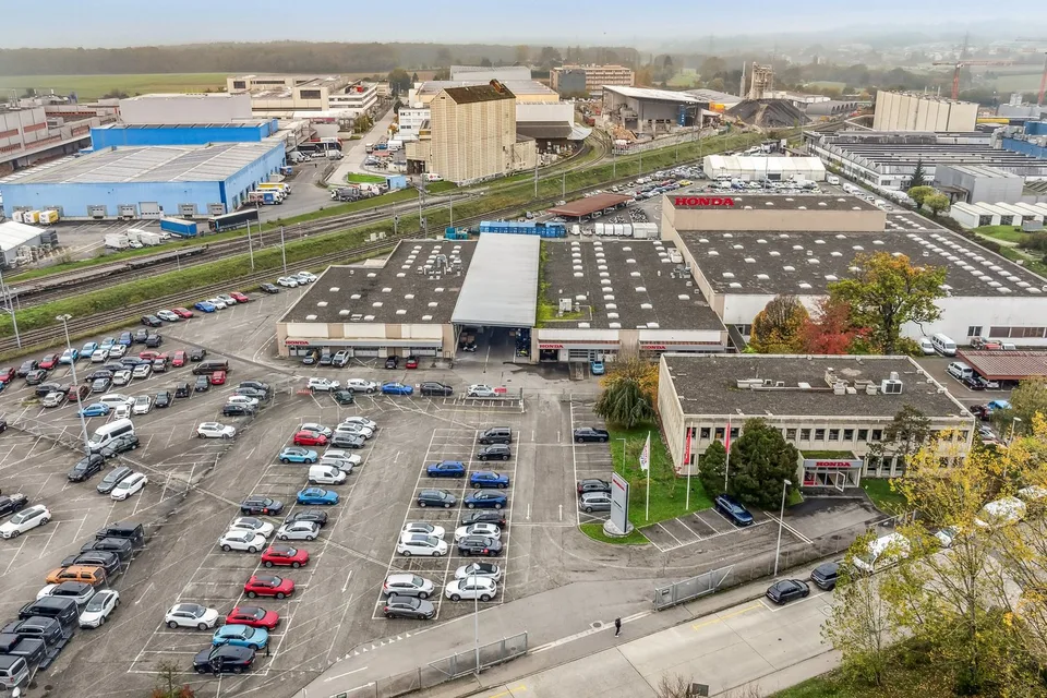 Außergewöhnliche Gelegenheit in Satigny: 1'940 m² Industrie- und Lagerfläche