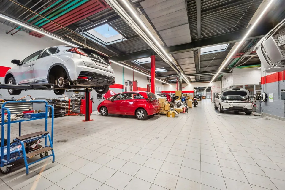 Außergewöhnliche Gelegenheit in Satigny: 1'940 m² Industrie- und Lagerfläche