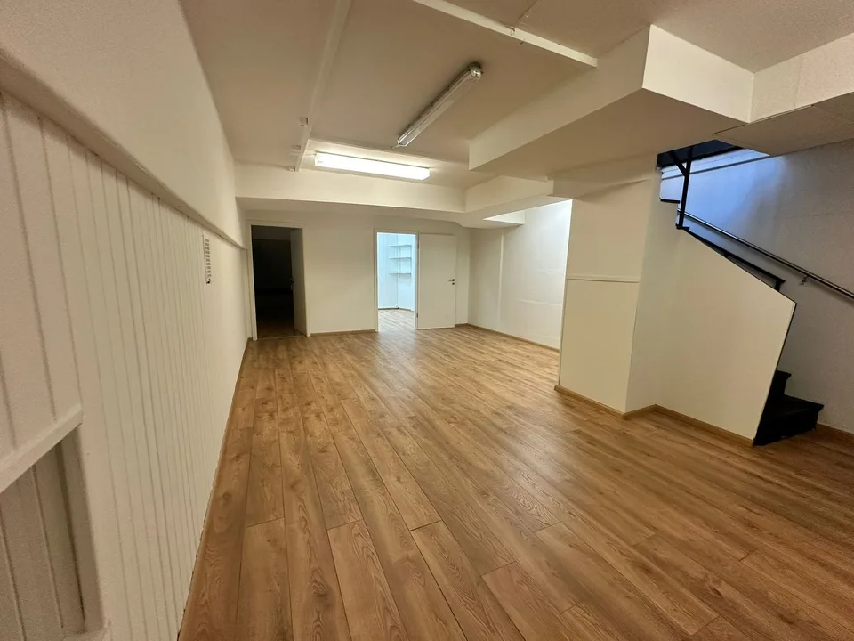 Espace commercial passionnant à vendre, bureau ou showroom dans un excellent emplacement