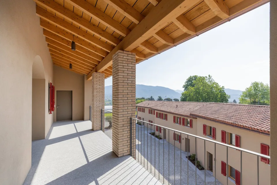 Ancienne ferme complètement rénovée, en première location avec magnifique vue ouverte