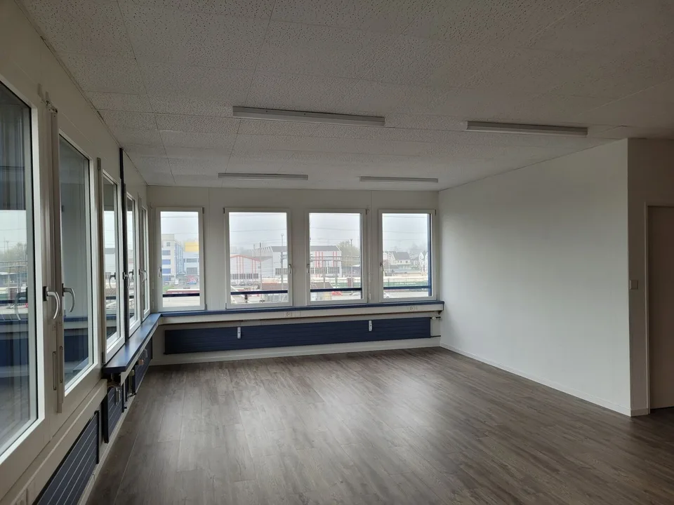 Ihre neuen, lichtdurchfluteten Büros mit toller Aussicht.