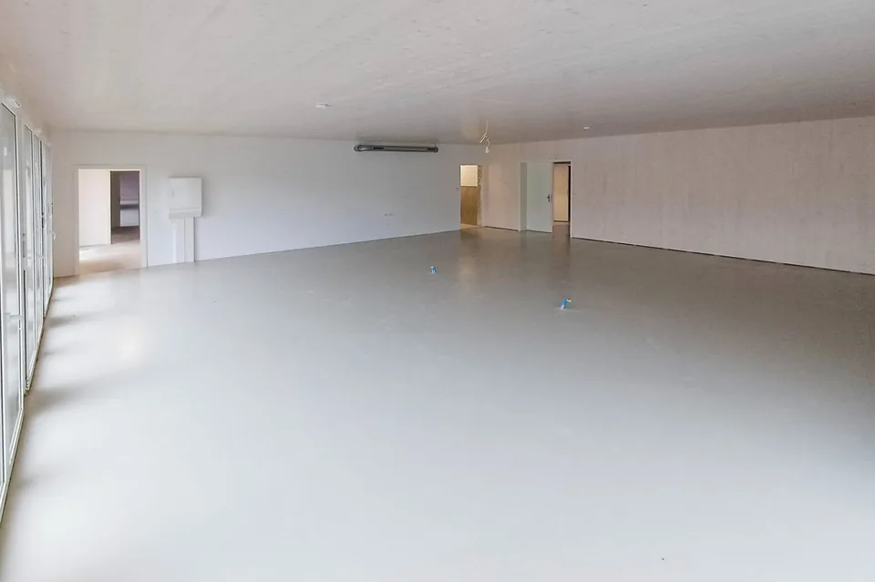 Werkstatt von 110 m2 im Erdgeschoss eines neuen Gebäudes