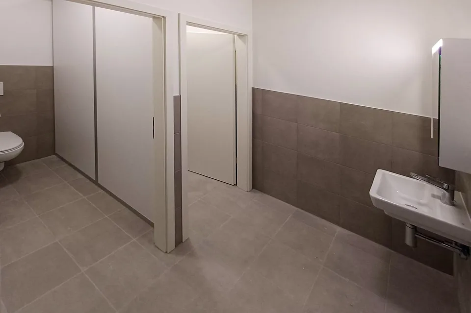 Werkstatt von 110 m2 im Erdgeschoss eines neuen Gebäudes