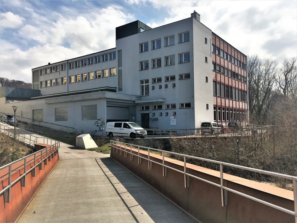 Grand dépôt 295m2 - Excellente situation - Blécherette
