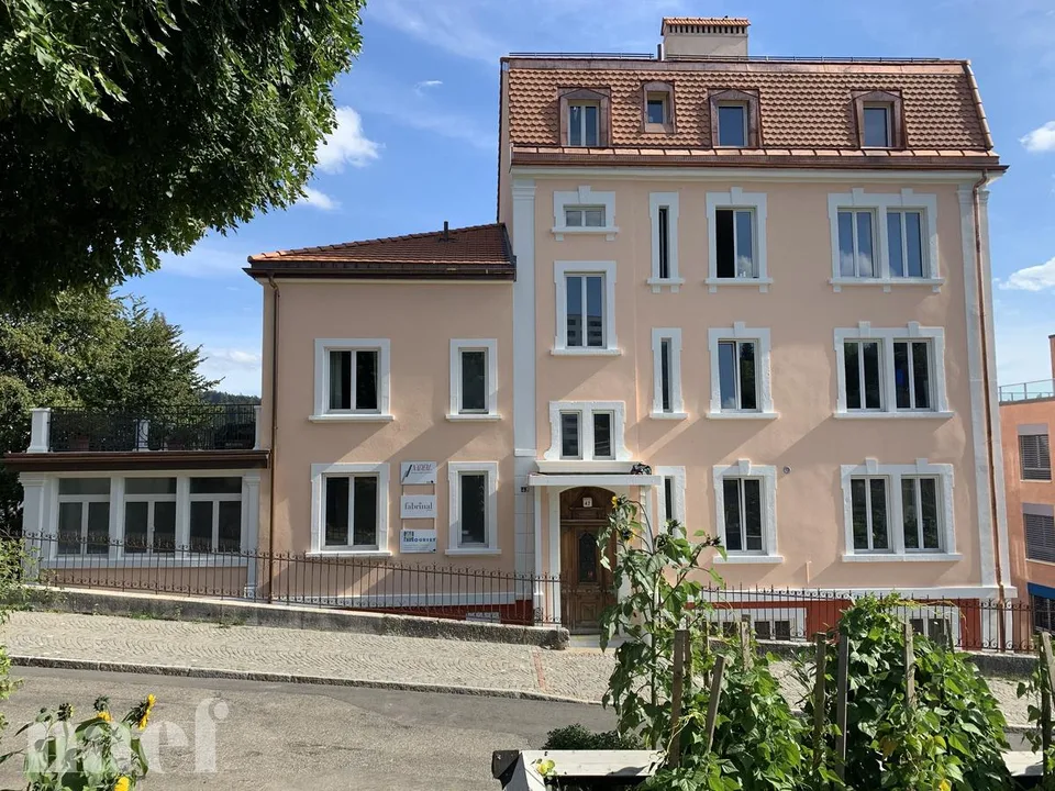 Lokal mit viel Licht von etwa 200m2