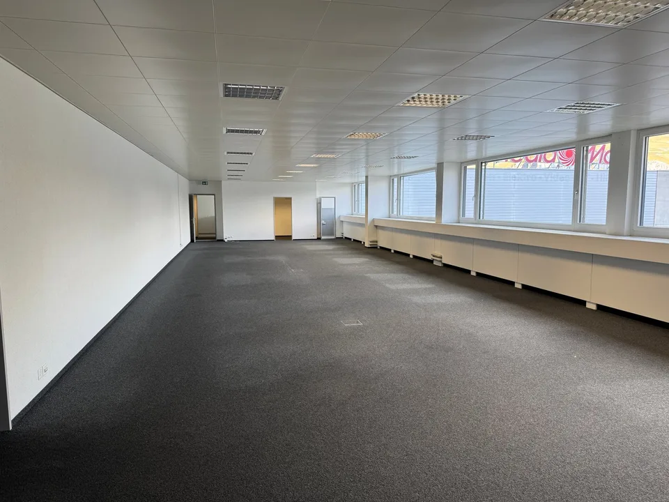 Büro an bester Lage in Chur-West (optional mit Industrie- / Gewerberäumen und/oder Lagerfläche)