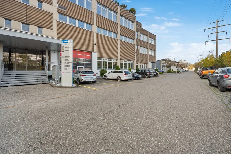 Spazi aziendali di alta qualità direttamente sulla A14 – moderni, completamente attrezzati & pronti per l'occupazione