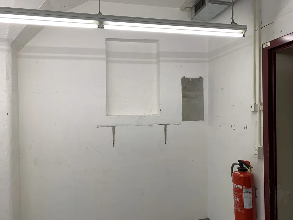 Dépôt de 50 m2 au sous-sol avec ascenseur