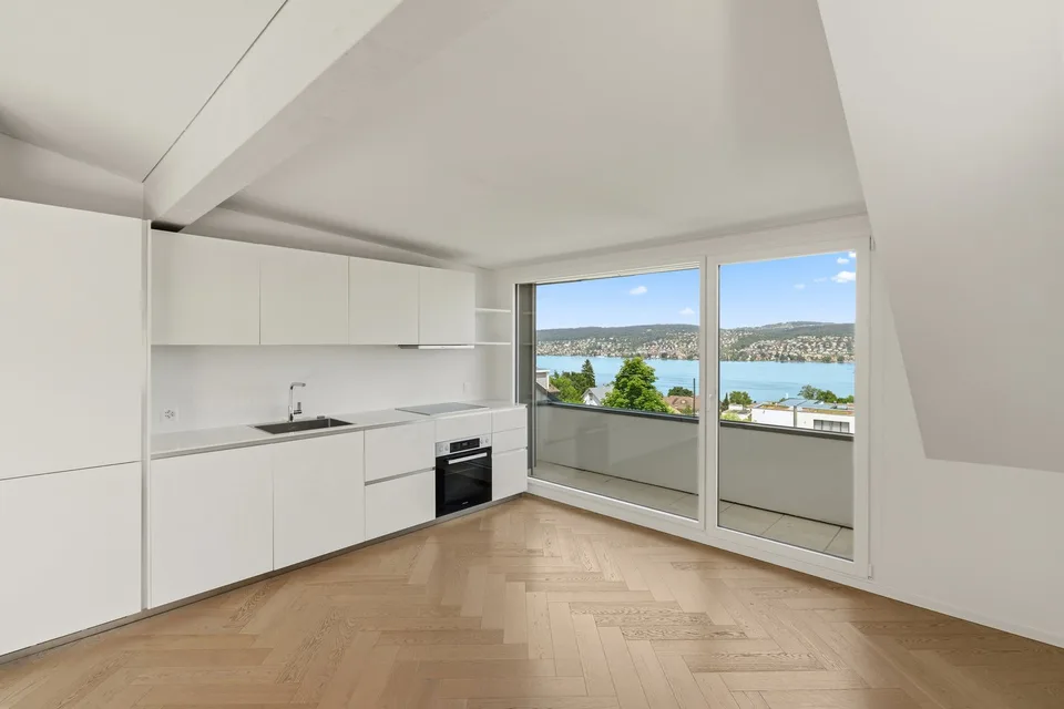 Traumhafte helle Wohnung mit voller Seesicht und 3 Terrassen