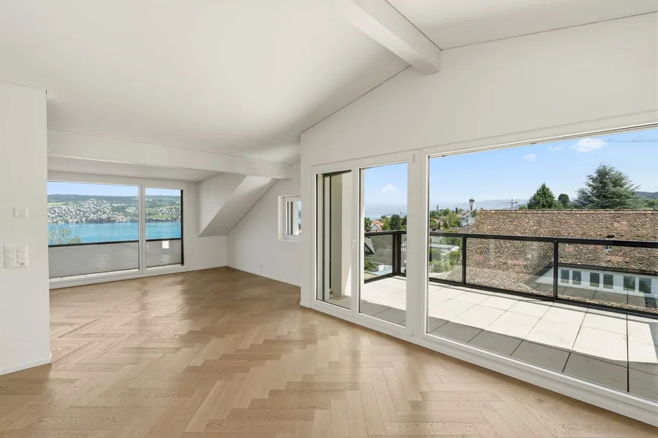Traumhafte helle Wohnung mit voller Seesicht und 3 Terrassen
