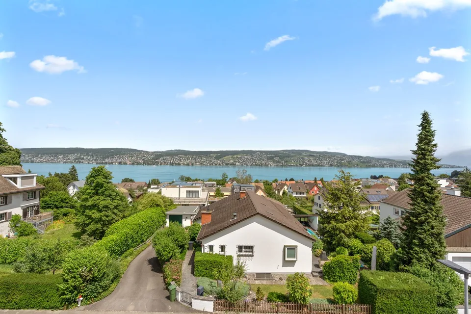 Traumhafte helle Wohnung mit voller Seesicht und 3 Terrassen