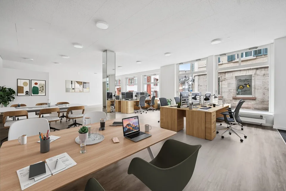 Porta del successo: spazio commerciale alla storica torre Obertorturm di Rheinfelden