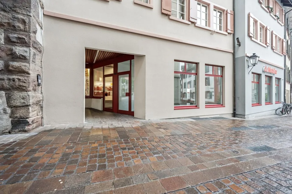 Porta del successo: spazio commerciale alla storica torre Obertorturm di Rheinfelden