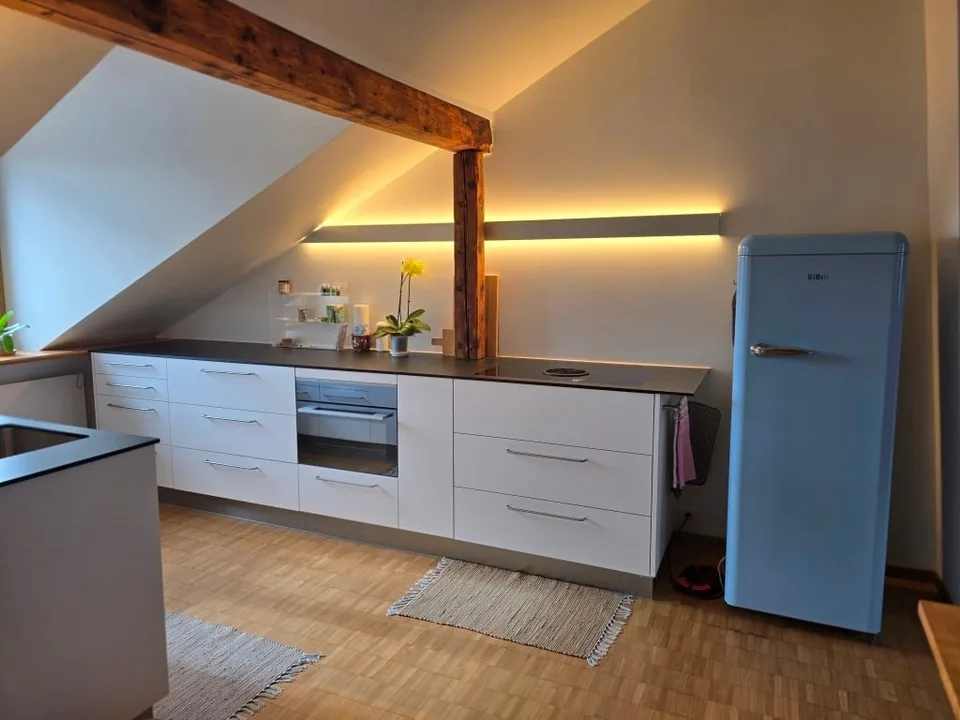 Charmante möblierte 2.5-Zimmer-Wohnung mit Stadtblick in Basel