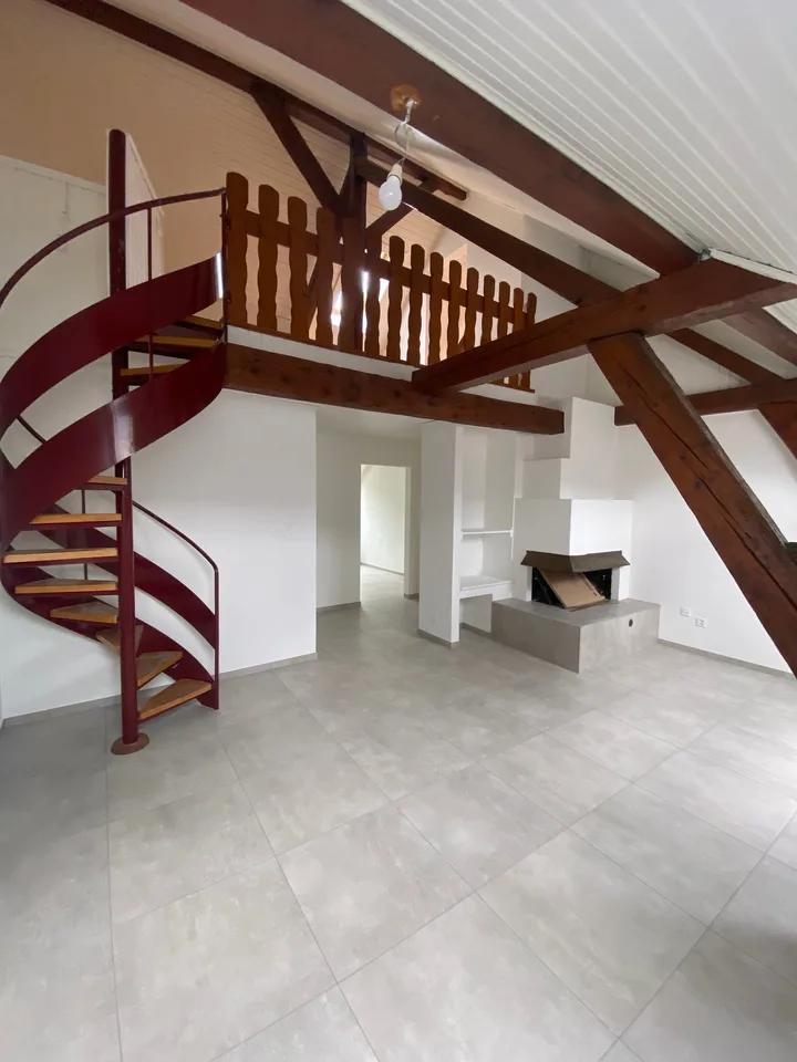 Charmanter Duplex mit 4 Zimmern in Couvet