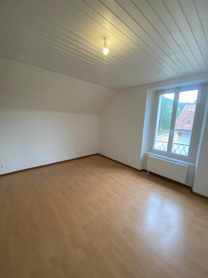 Charmantes Duplextwo-Raum-Wohnung mit 4 Zimmern in Couvet – Foto 7 von 11