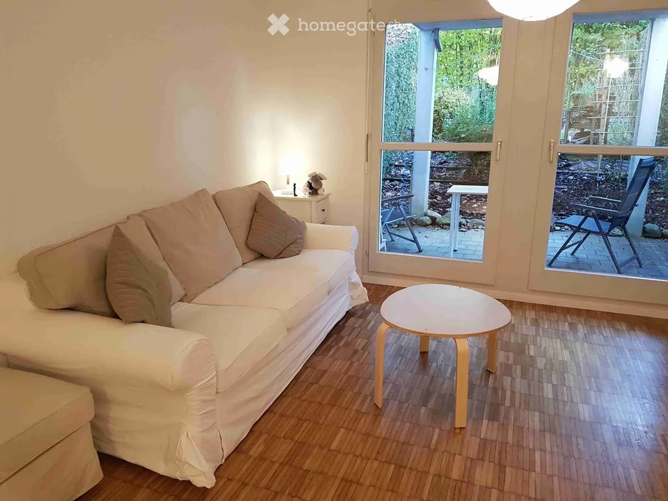 Vermietetes Anlageobjekt mit Gartensitzplatz, grossem Keller und Tiefgaragenplatz in Bonstetten