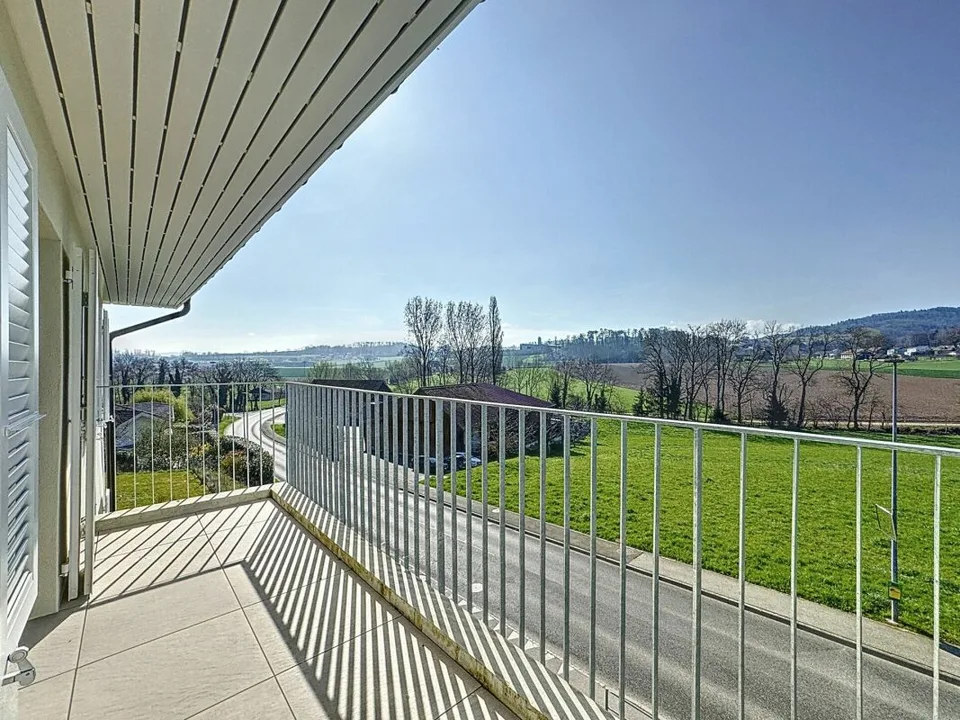 Schönes renoviertes 4,5-Zimmer-Apartment mit Balkon in Montet