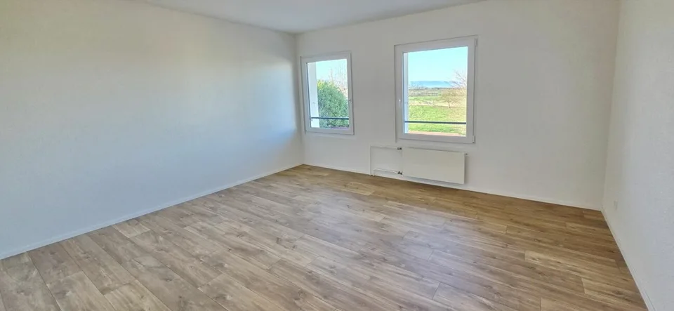 Schönes renoviertes 4,5-Zimmer-Apartment mit Balkon in Montet