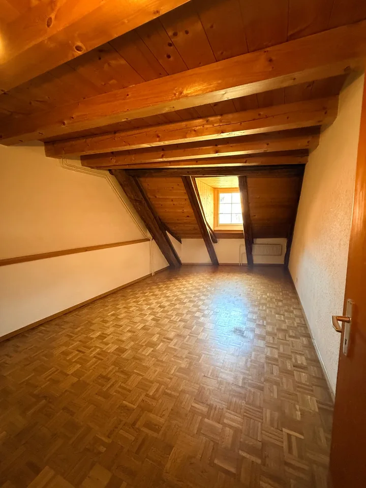 FRIBOURG - PLACE DU PETIT-ST-JEAN 39 - CHARMANT APPARTEMENT - 4.5 – photo 6 sur 13
