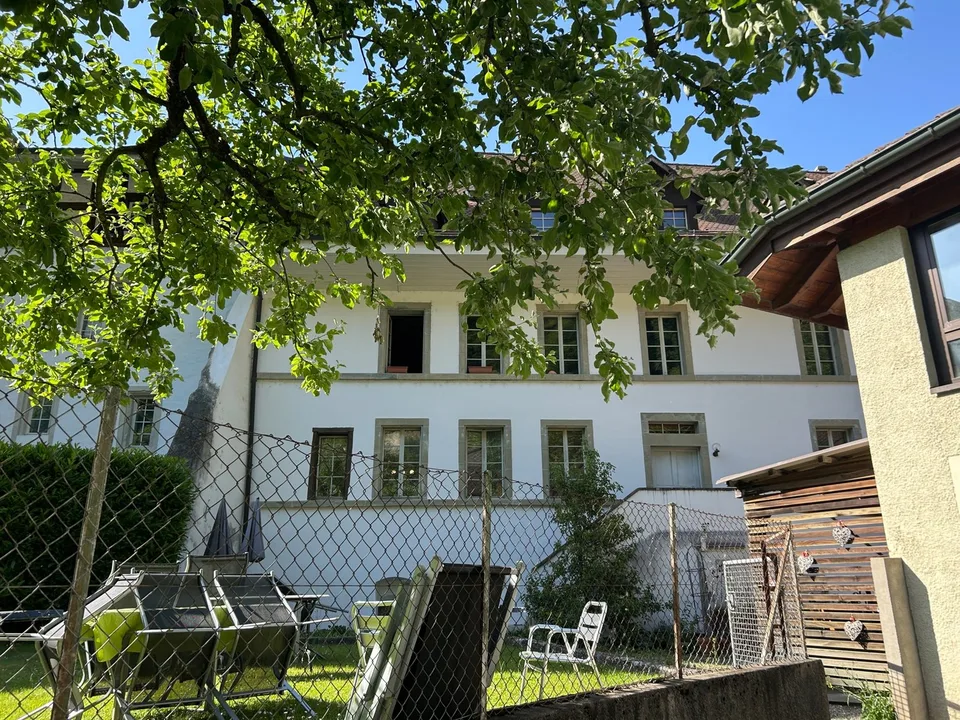 FRIBOURG - PLACE DU PETIT-ST-JEAN 39 - CHARMANT APPARTEMENT - 4.5