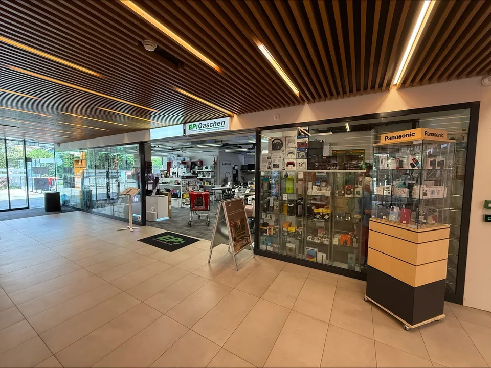 Local commercial, magasin ou bureaux dans le centre commercial Migros de La Neuveville