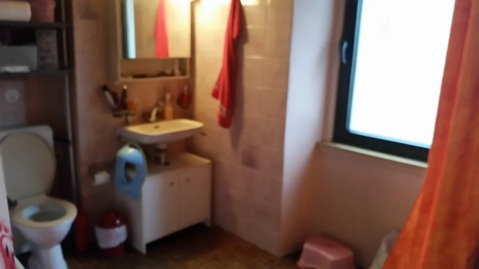 Wohnung mit 3 Zimmern zur Miete in Couvet – Foto 8 von 8