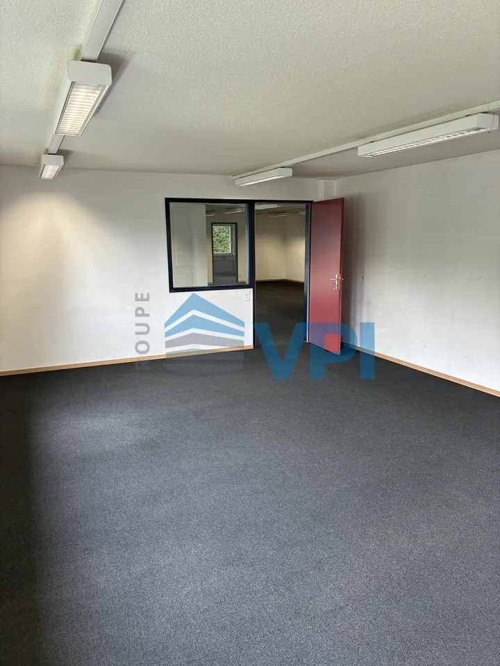 Mont-sur-Lausanne - Bureau lumineux de 169 m² au rez