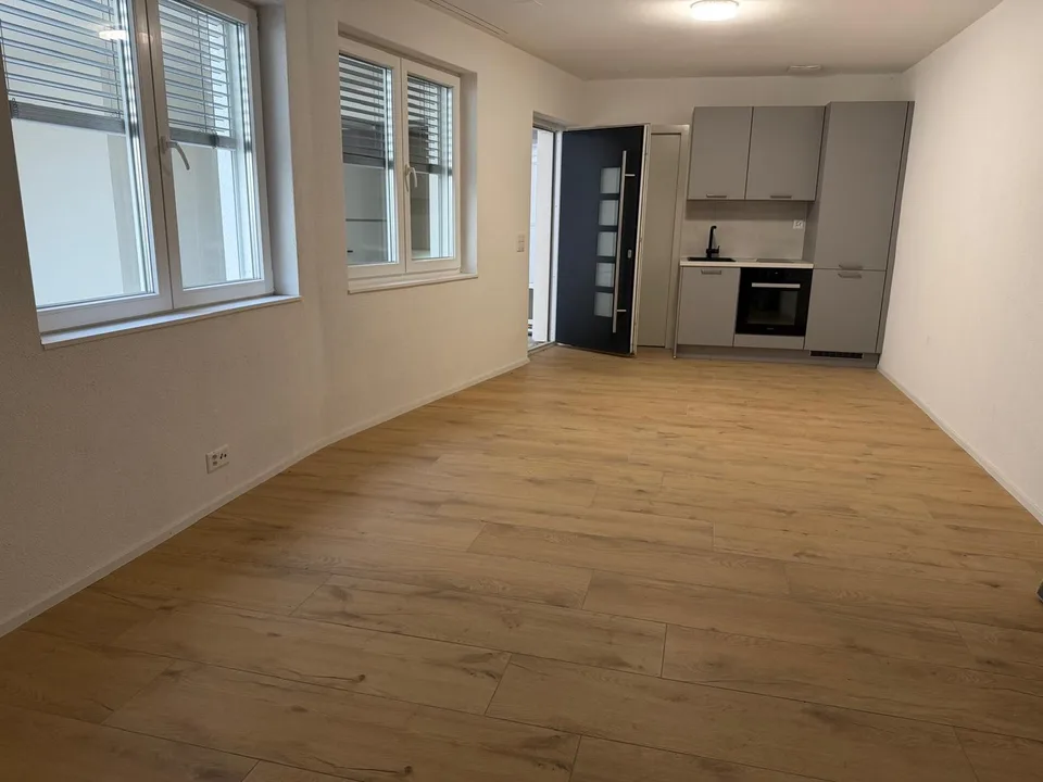 Modernes Büro im Untergeschoss – Schaffhausen, Thayngerstrasse 40