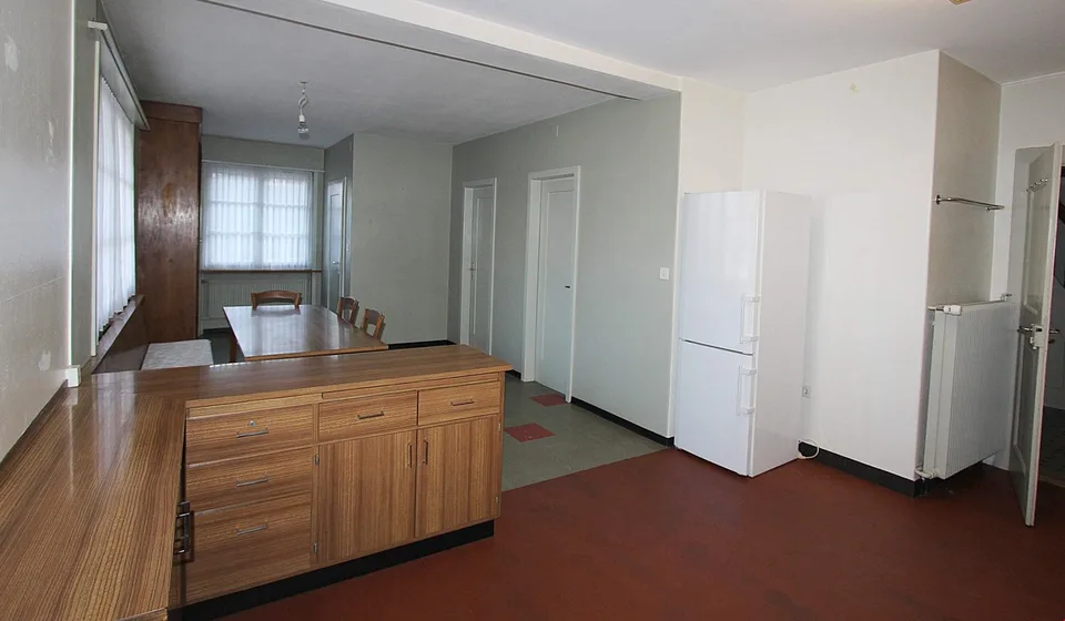 GRANDE MAISON UNIFAMILIALE OU BIFAMILIALE EN CENTRE-VILLE – photo 6 sur 16