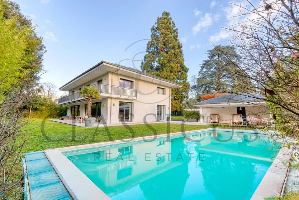 Villa contemporaine de prestige avec piscine