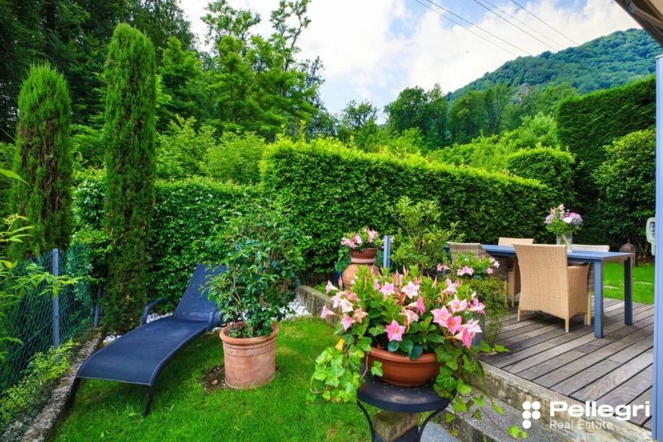 Sonniges Reihenhaus am Waldrand in Arcegno
