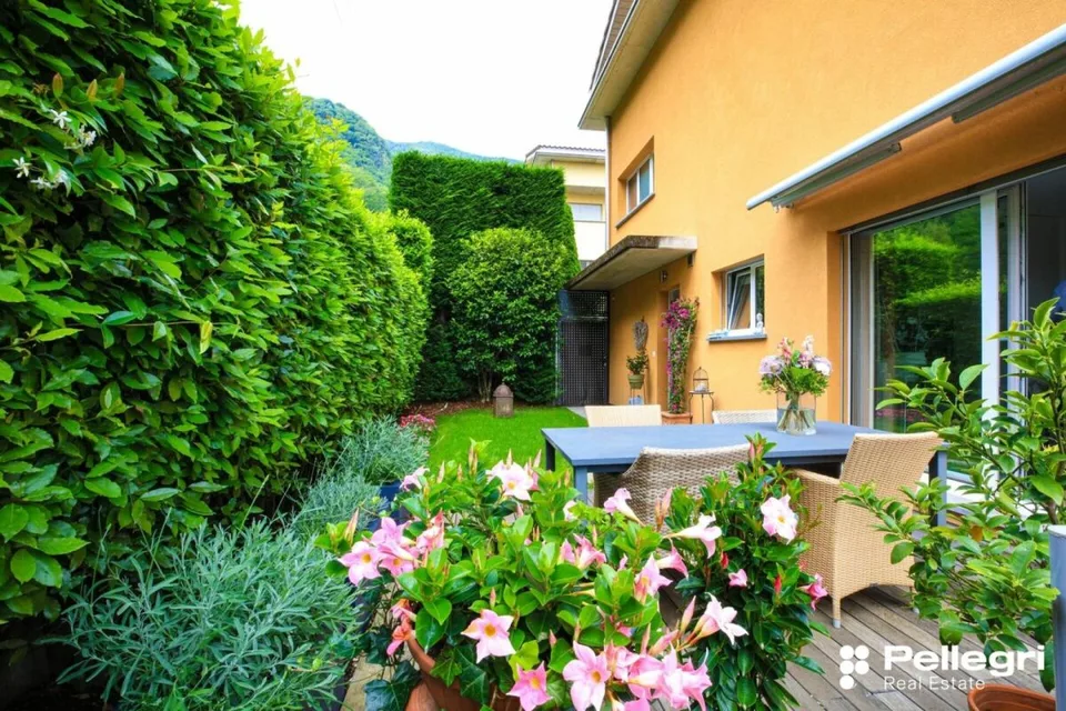 Sonniges Reihenhaus am Waldrand in Arcegno