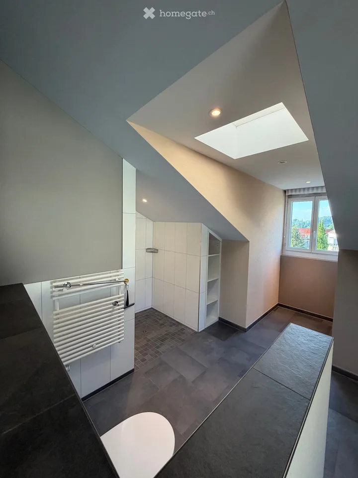 Von Privat: Grosszügige 4.5-Zimmer-Dachwohnung mit 48 m² Südterrasse – Foto 15 von 16