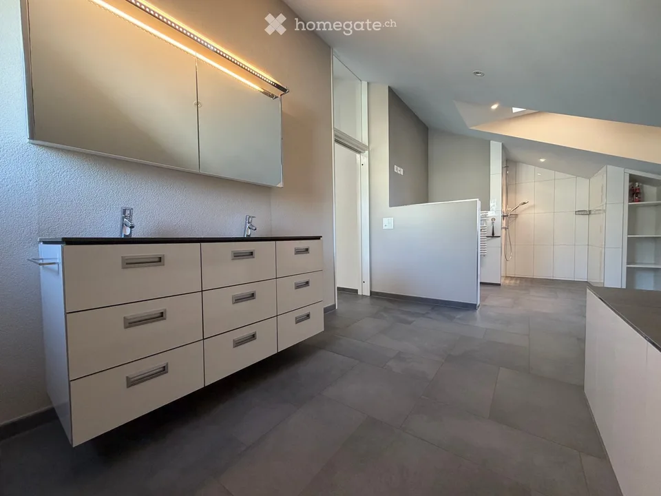 Von Privat: Grosszügige 4.5-Zimmer-Dachwohnung mit 48 m² Südterrasse – Foto 14 von 16