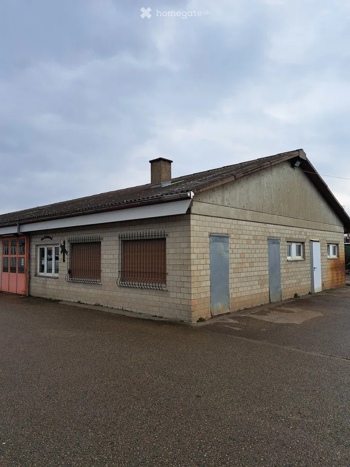 Espace commercial et atelier de 412 m² à Cornaux
